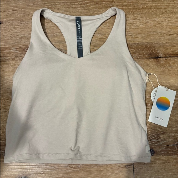 Vuori Halo Performance Crop 2.0 Tank Top NWT in Ecru Heather - Picture 2 of 10